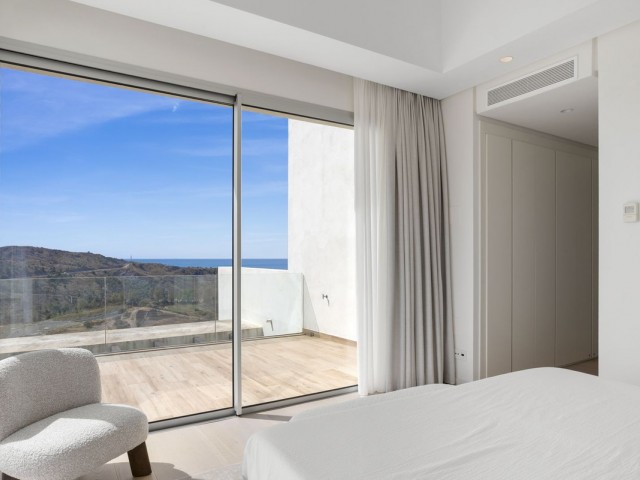 Ático con 3 Dormitorios  en Benahavís