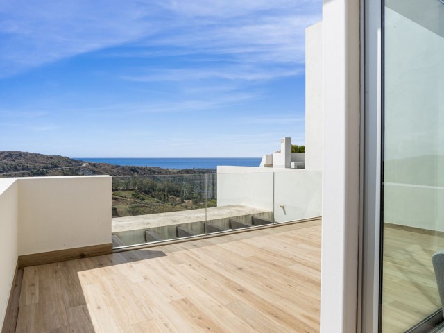 Ático con 3 Dormitorios  en Benahavís