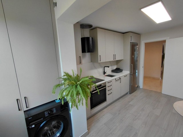 Apartamento con 2 Dormitorios  en Marbella