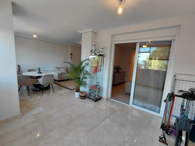 Apartamento con 2 Dormitorios  en Marbella