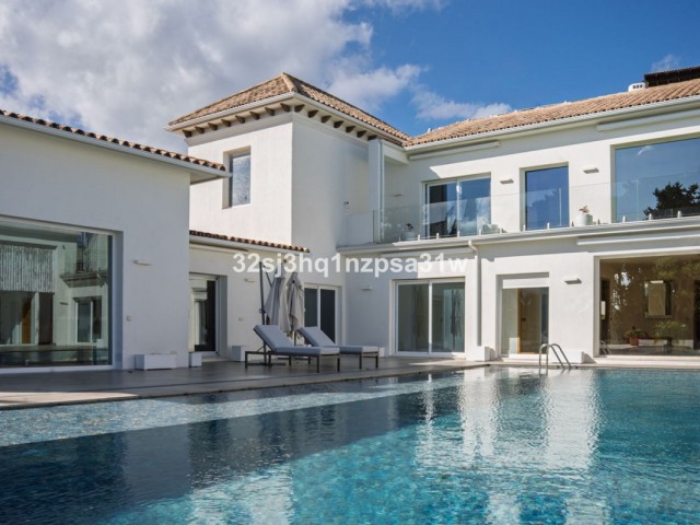 6 Bedrooms Villa in Guadalmina Alta