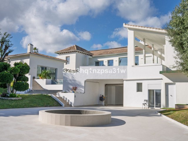 6 Bedrooms Villa in Guadalmina Alta