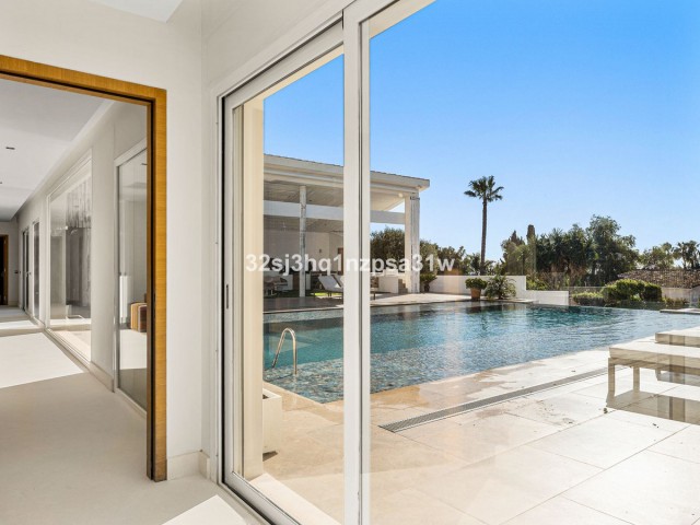 6 Bedrooms Villa in Guadalmina Alta