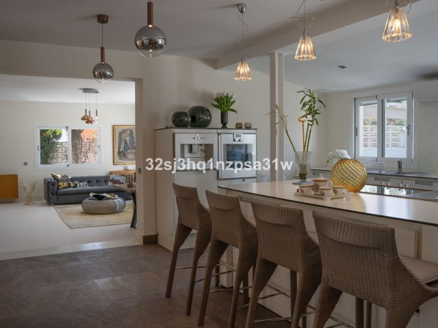 6 Bedrooms Villa in Guadalmina Alta