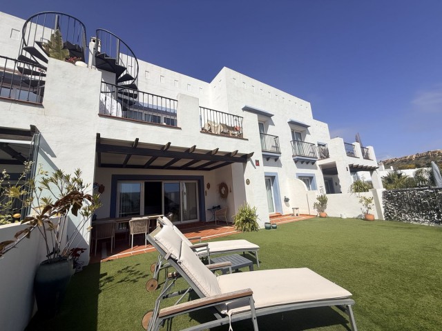 Apartamento con 3 Dormitorios  en Benahavís