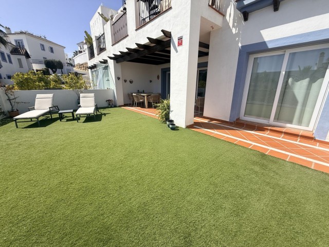 Apartamento con 3 Dormitorios  en Benahavís