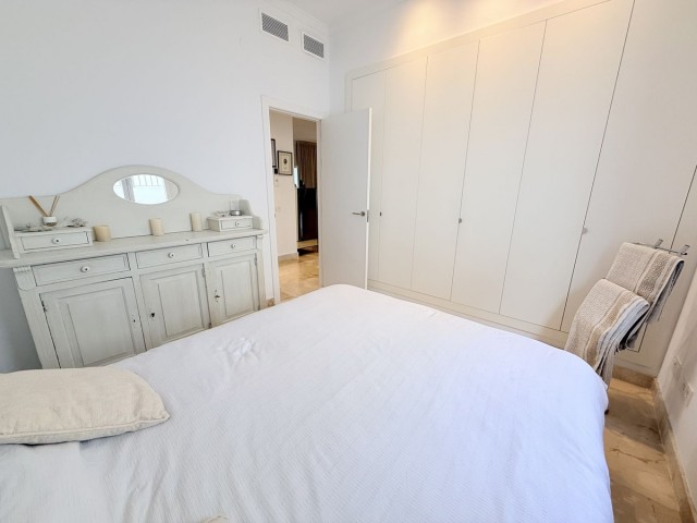 Apartamento con 3 Dormitorios  en Benahavís