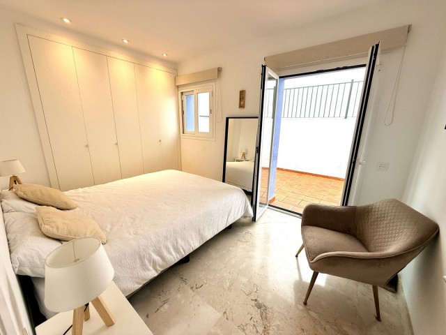 Apartamento con 3 Dormitorios  en Benahavís