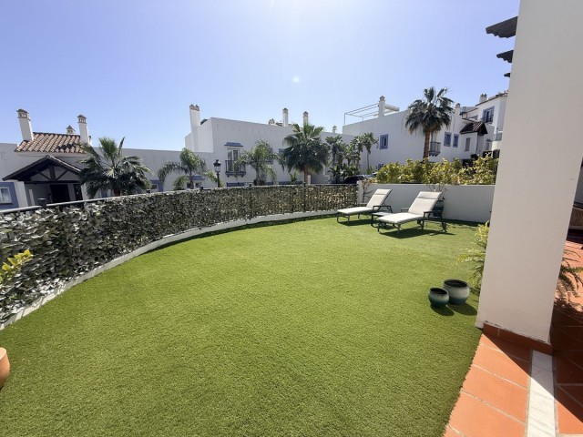 Apartamento con 3 Dormitorios  en Benahavís