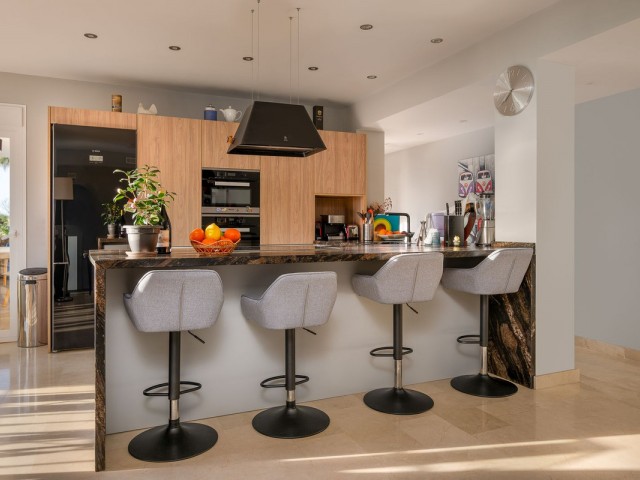 3 Bedrooms Apartment in Benahavís