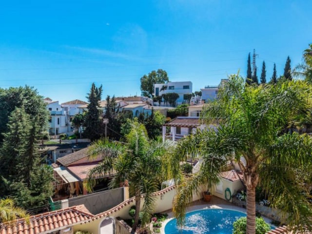 5 Bedrooms Villa in Nueva Andalucía