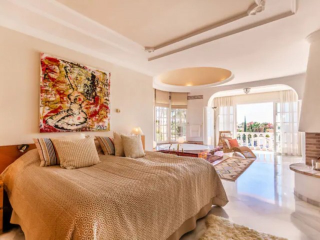 5 Bedrooms Villa in Nueva Andalucía