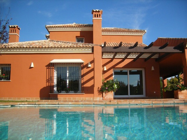 4 Bedrooms Villa in Sotogrande Alto