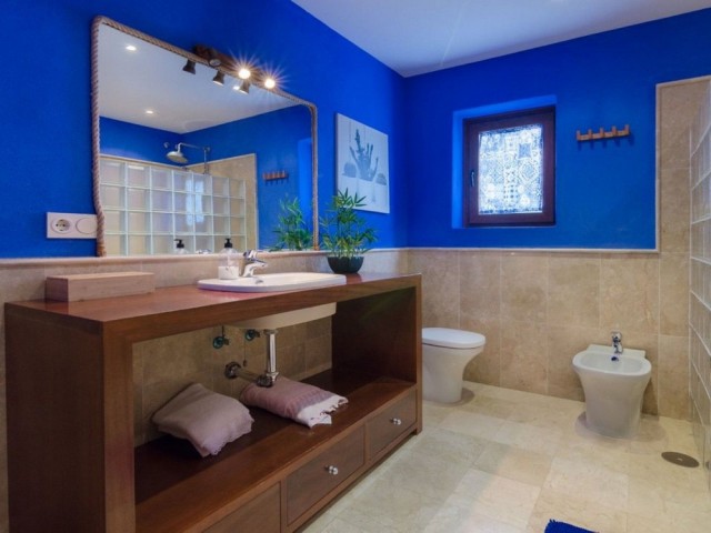 4 Bedrooms Villa in Estepona