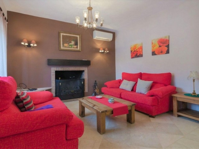 4 Schlafzimmer Villa in Estepona