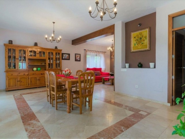 4 Schlafzimmer Villa in Estepona