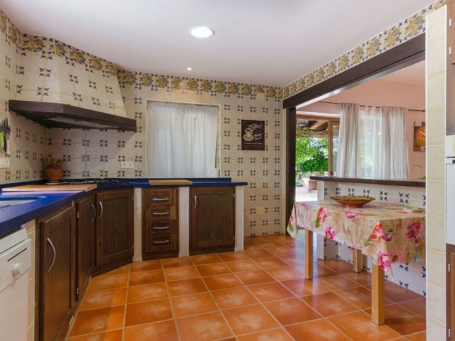 4 Schlafzimmer Villa in Estepona