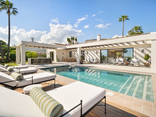 4 Bedrooms Villa in Nueva Andalucía