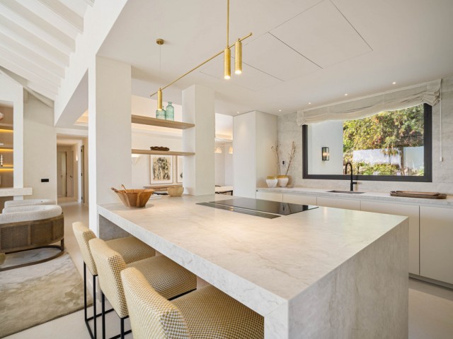 4 Bedrooms Villa in Nueva Andalucía