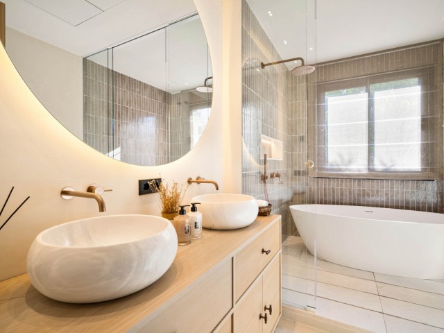 4 Bedrooms Villa in Nueva Andalucía