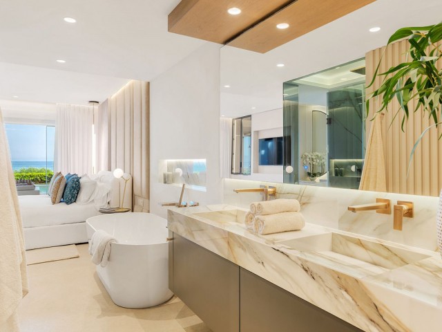 Apartamento con 4 Dormitorios  en New Golden Mile