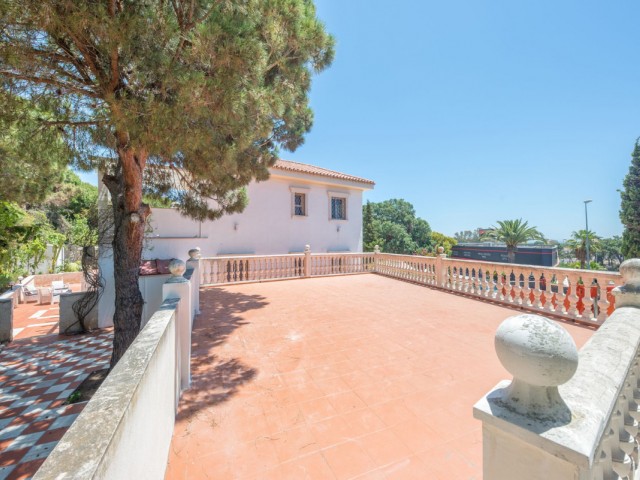 10 Bedrooms Villa in Marbella