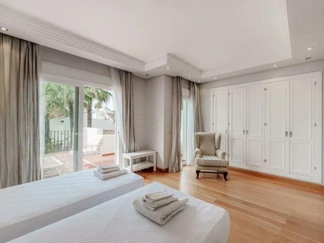 Maison mitoyenne avec 4 Chambres  à Costalita