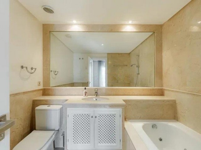 Maison mitoyenne avec 4 Chambres  à Costalita