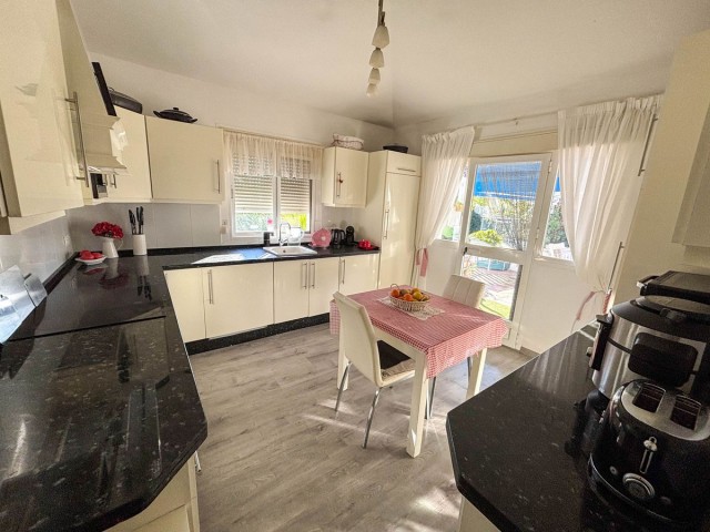 3 Schlafzimmer Villa in Estepona