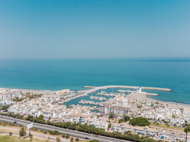 3 Slaapkamer Rijtjeshuis in La Duquesa