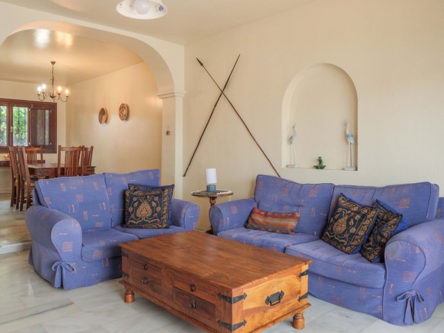 3 Slaapkamer Rijtjeshuis in La Duquesa