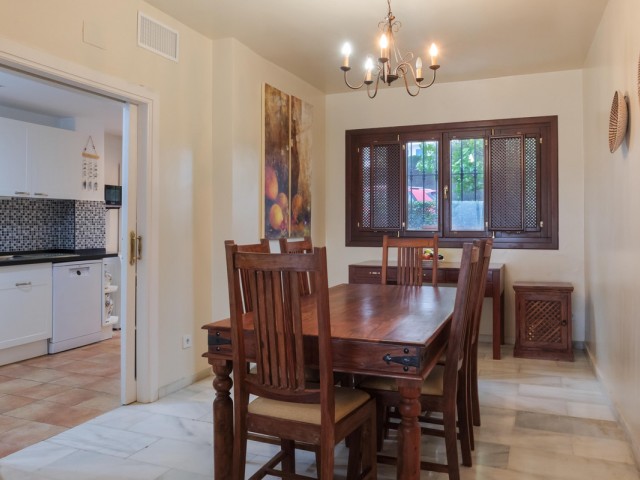 3 Slaapkamer Rijtjeshuis in La Duquesa