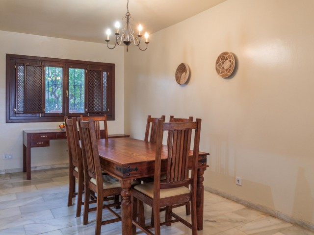 3 Slaapkamer Rijtjeshuis in La Duquesa