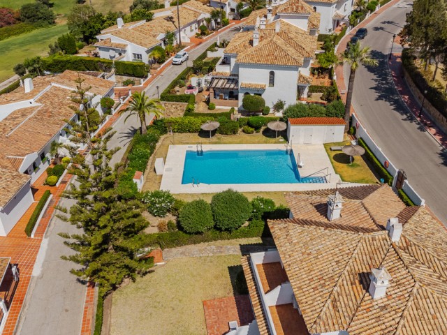 3 Slaapkamer Rijtjeshuis in La Duquesa