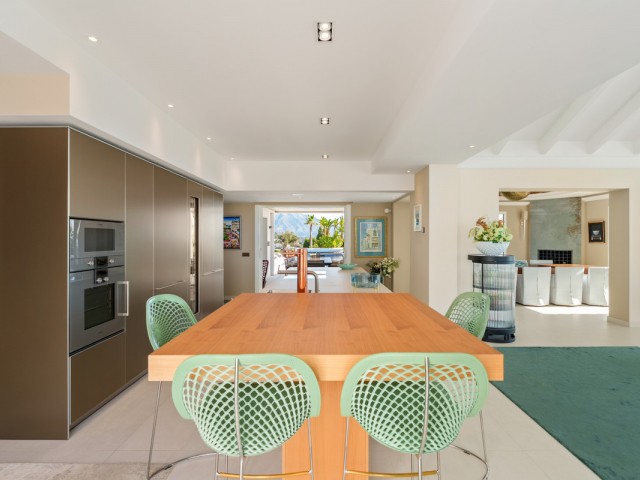 9 Bedrooms Villa in Benahavís