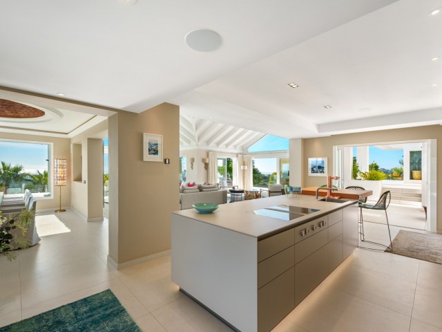 9 Bedrooms Villa in Benahavís