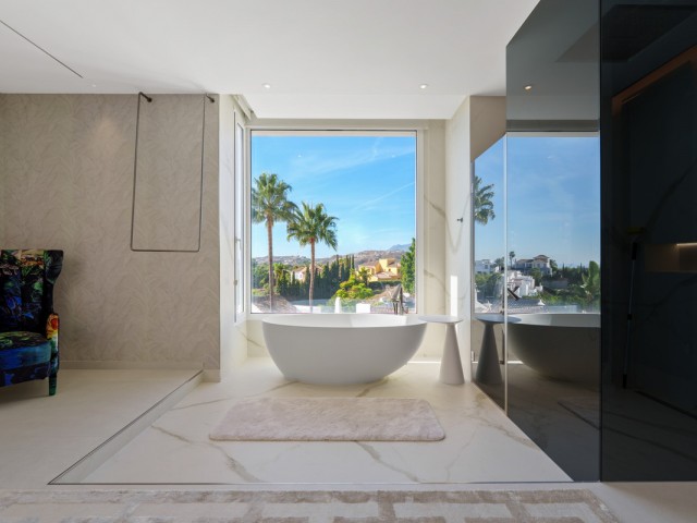 9 Bedrooms Villa in Benahavís