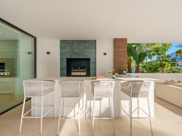 5 Bedrooms Villa in Nueva Andalucía