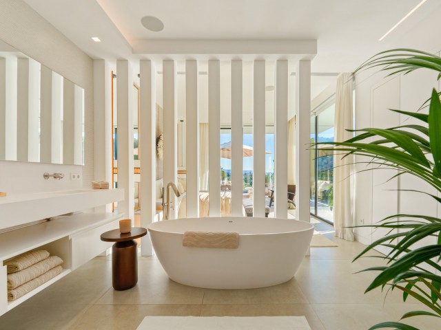 5 Bedrooms Villa in Nueva Andalucía