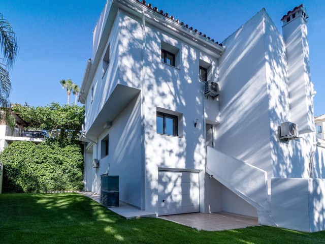 Villa con 4 Dormitorios  en Marbella