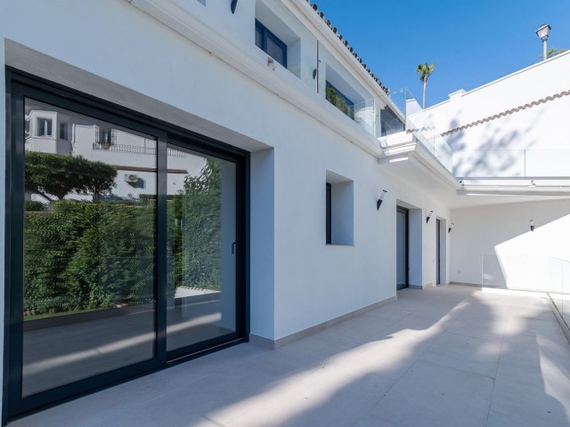Villa con 4 Dormitorios  en Marbella