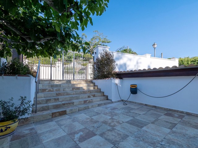 Villa con 4 Dormitorios  en Marbella