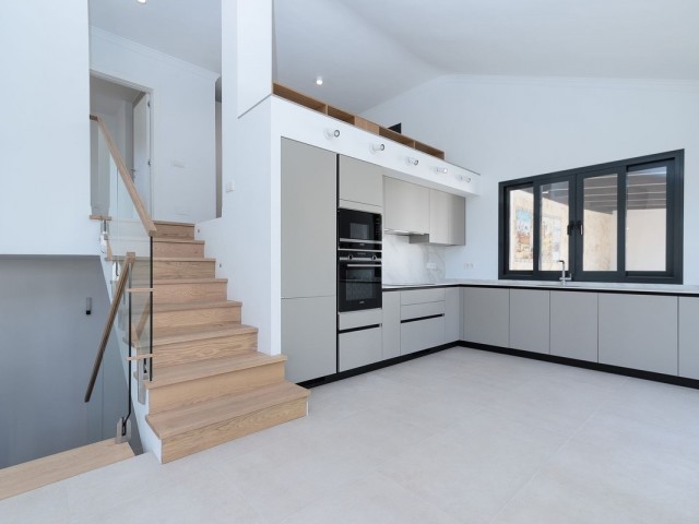 Villa con 4 Dormitorios  en Marbella