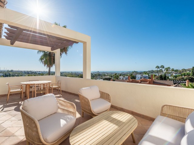 2 Bedrooms Apartment in Nueva Andalucía