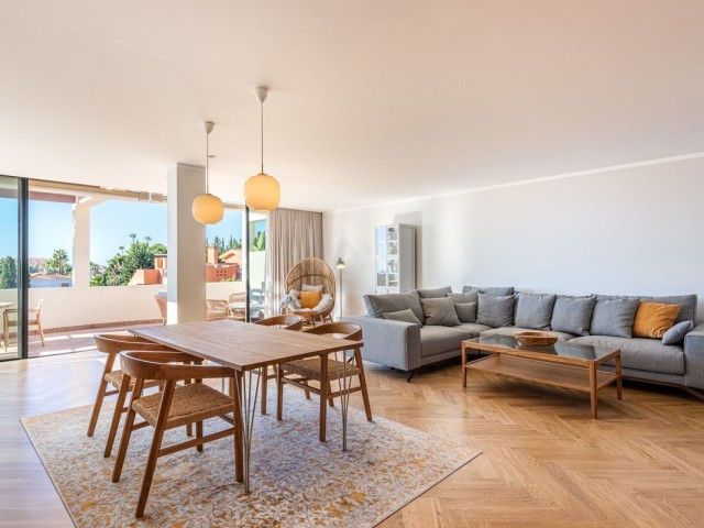 2 Bedrooms Apartment in Nueva Andalucía