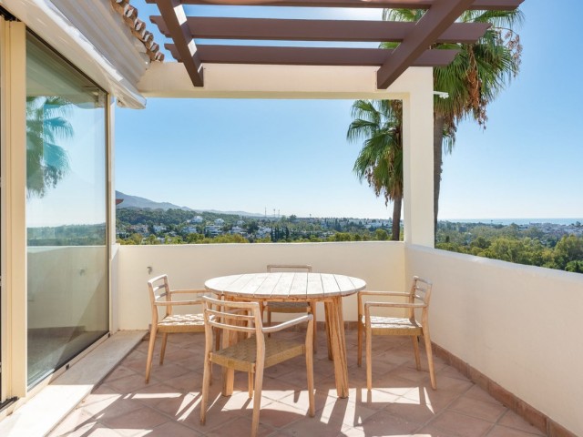 2 Bedrooms Apartment in Nueva Andalucía