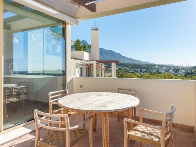 2 Bedrooms Apartment in Nueva Andalucía