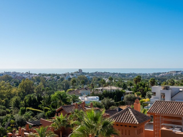 2 Bedrooms Apartment in Nueva Andalucía