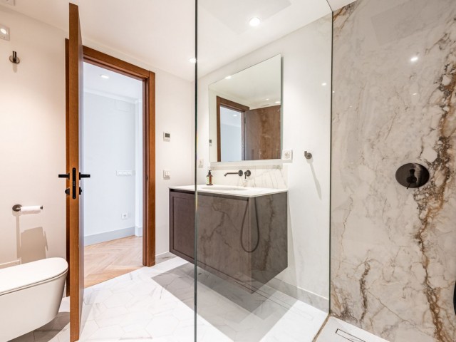 2 Bedrooms Apartment in Nueva Andalucía