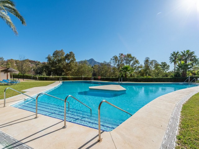 2 Bedrooms Apartment in Nueva Andalucía